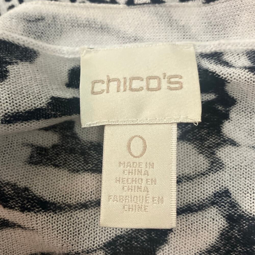 Chico's Women's B/W Abstract Floral Ruched-Sleeve Sweater Cardigan SZ 0 US S - Picture 10 of 11